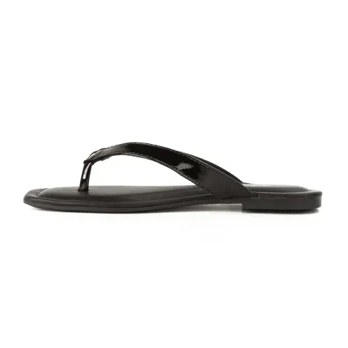 Chinelo Dakota Preto