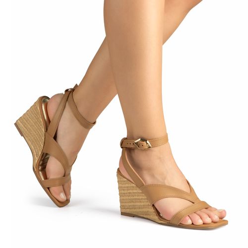 Sandália Tanara Anabela em Couro Caramelo