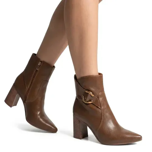 Bota Tanara em Couro de Cano Curto Caramelo