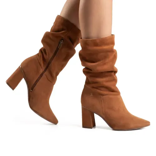 Bota Tanara em Couro de Cano Médio Caramelo